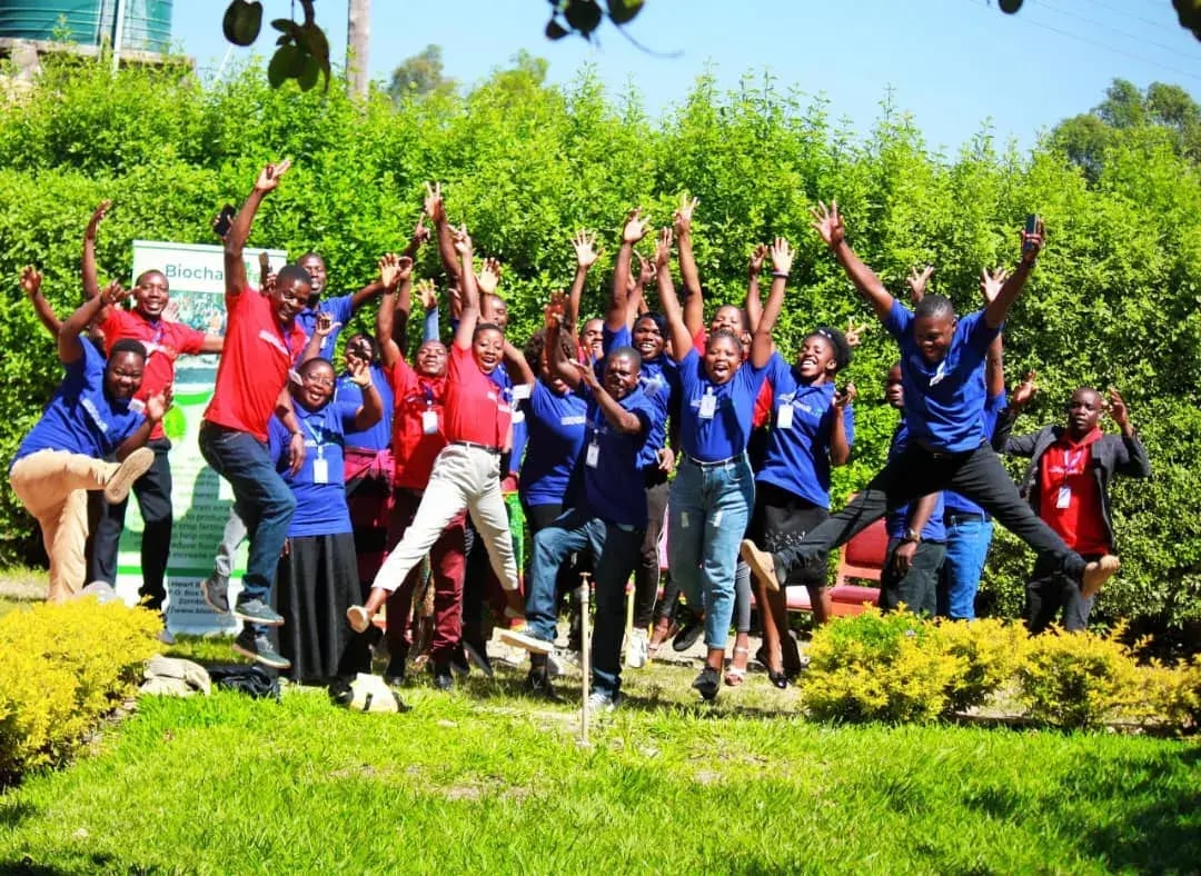 1_crImFv0eiM8VEZoAhuTKpw